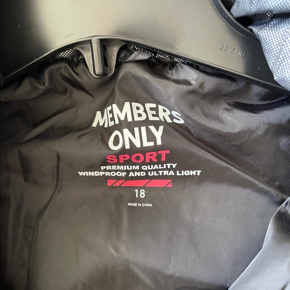 NWT light Kids Jacket - Size L - Picture 3 of 7